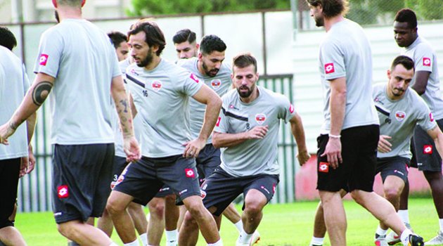 Kaplan lidere  kafa tutacak