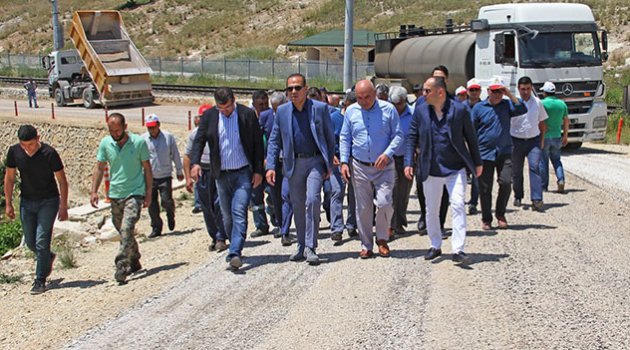 Karaisalı Belediyesinden yol atağı