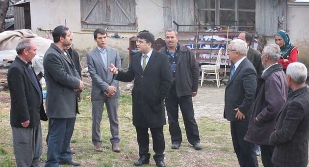 Karaisalı Kaymakamı Tunç, sorun dinliyor
