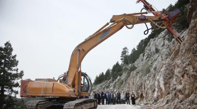 Karaisalı-Kızıldağ yolu dinamitle açılıyor
