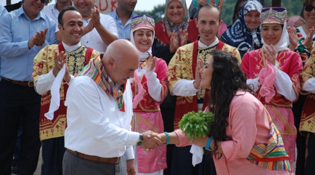 Karaisalı ve yemekleri tanıtılıyor