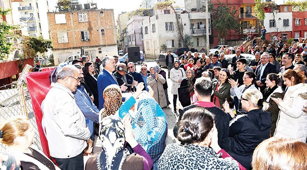 Karalar farkını hissettiriyor