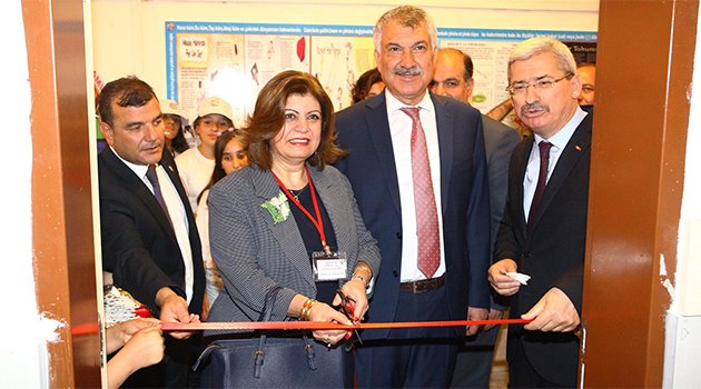 Karalar genç mucitlerin heyecanına ortak oldu