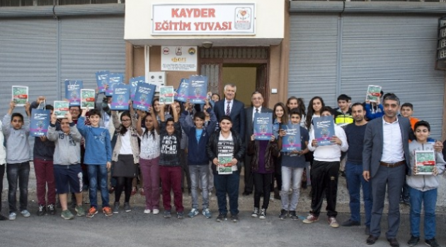 Karalar, Gençlere 30 Bin Adet Kitap Dağıttı