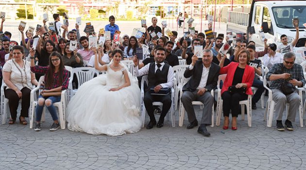 Karalar: Okuyan insanı kandıramazsınız