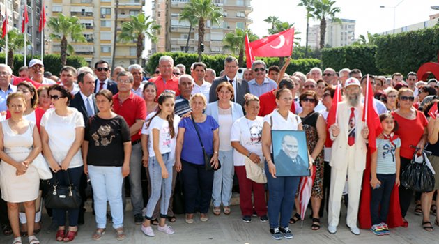 Karanlık günlerden Atatürk’ün ışıklı yolunu izleyerek çıkacağız’