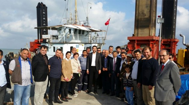 Karataş limanı temizleniyor