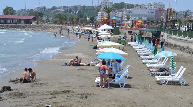 Karataş’ta yaz rüzgârı esmeye başladı