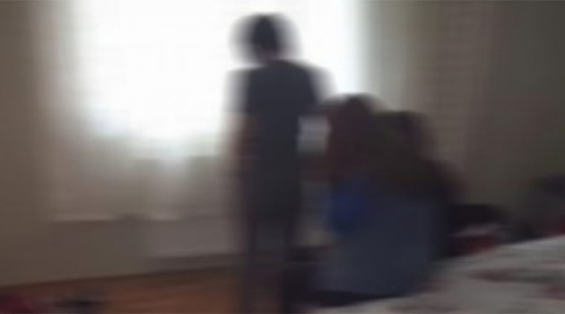Kardeşi can çekişirken ablası izledi
