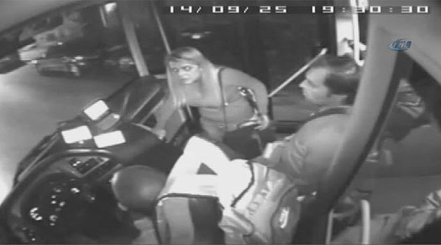 Kardeşinin kartıyla otobüse bindi, ortalığı birbirine kattı