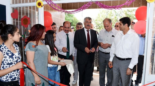 Kardeşlerinin ismini kütüphanede yaşatacaklar