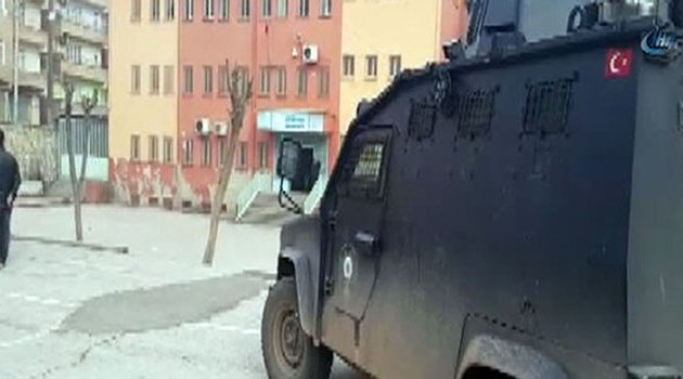 Karne dağıtım töreninde patlama: 5 öğrenci yaralı