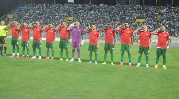 Karşıyakalı futbolculardan asker selamı