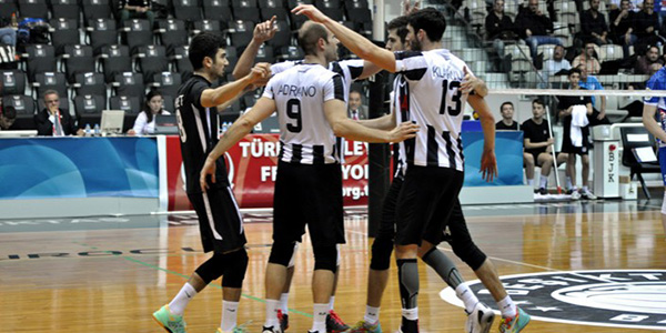 Kartal, Şahin'i avladı!