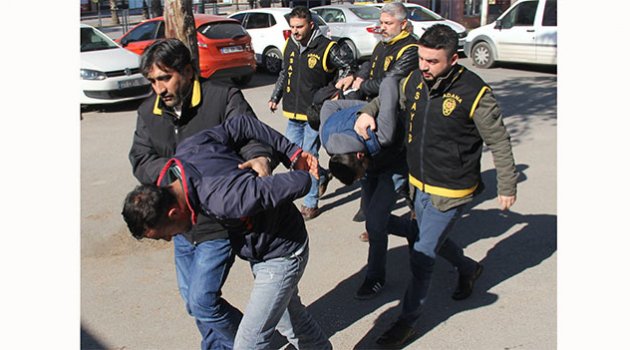 Kasaptan 800 kilo sucuk, 350 kilo et çalıp mangal yaptılar