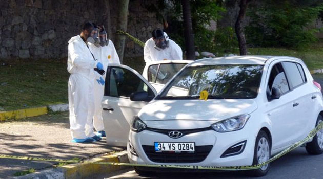 Kayıp olan gencin otomobilde cesedi bulundu