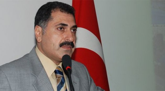 Kaymakam Özkan darbe gecesi vatandaşları dik durmaya çağırdı
