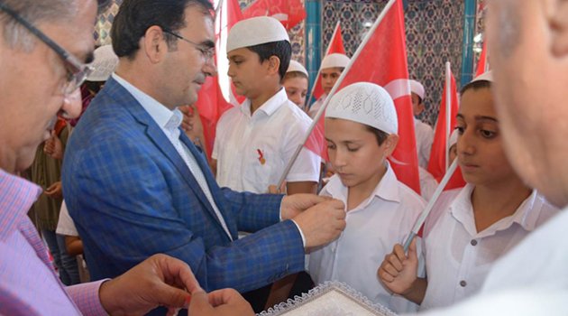 Kaymakam Sarı Çukurova’nın ‘altın’ çocuklarını ödüllendirdi