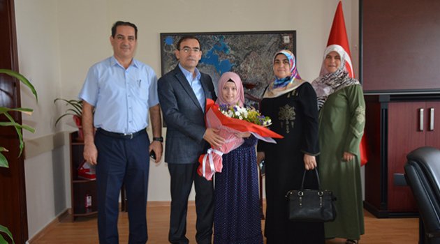 Kaymakam Sarı’dan bölge birincisine ödül