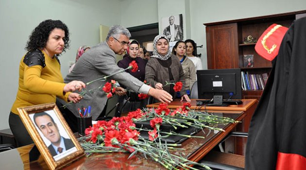 Kaza kurbanı Cumhuriyet Savcısı adliyedeki odasında anıldı