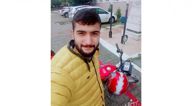 Kaza yapan arkadaşına yardıma giderken canından oldu