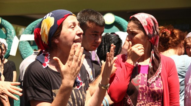Kazada ölen 5 kişi toprağa verildi