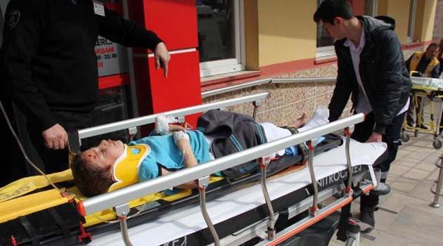 Kazada yaralanan çocuk ambulans helikopterle sevk edildi