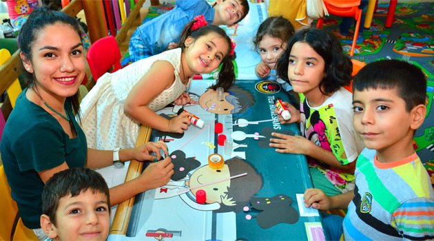 Kelebek atölyesinde neşeli dersler