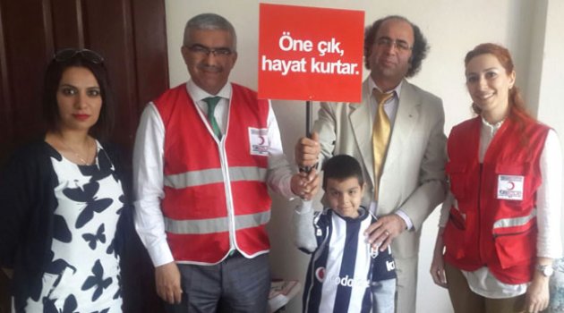 Kemik iliği nakli ile yaşama dönen küçük Kemal’den çağrı