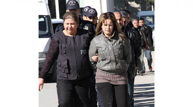 Kemik  kıran testereli  hanımağa  yakalandı