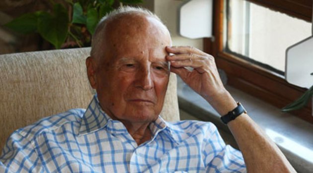 Kenan Evren hayatını kaybetti