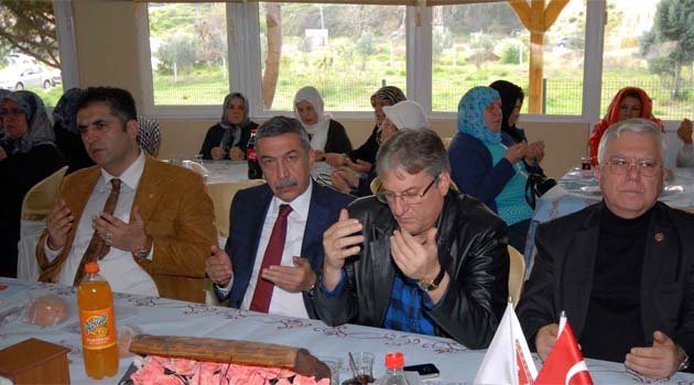 Kendisi 1 yaşındayken şehit olan babası için mevlit okuttu