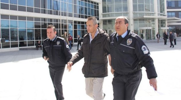 Kendisini döven oğlunu öperek cezaevine gönderdi