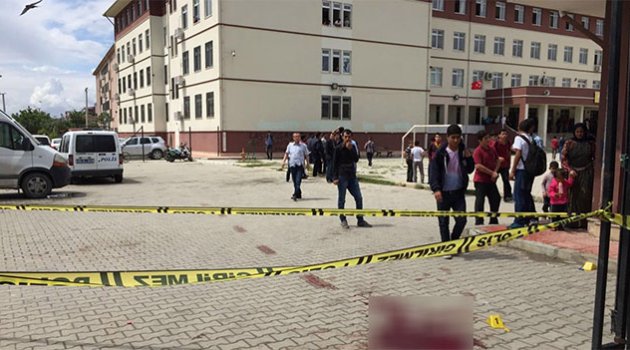 Kendisini okula almayan güvenlikçiyi vurdu