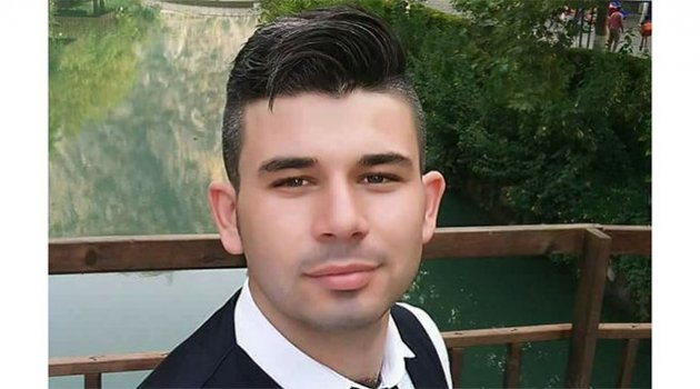Kestiği ağacın altında kaldı