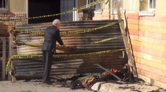 Kılıçdaroğlu, 12 Kişinin Hayatını Kaybettiği Yurda Karanfil Bıraktı