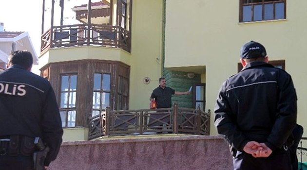 Kiraladıkları villayı köpek barınağı yapmışlar