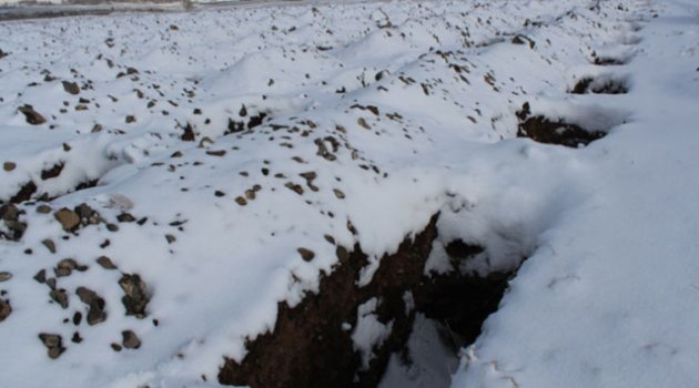 Kışa hazırlık' için 1800 mezar kazıldı