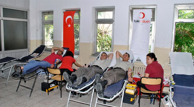 Kışlada kan bağışı ve kök hücre naklinin önemi anlatıldı