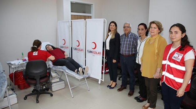 Kızılay’a kan bağışında bulundular