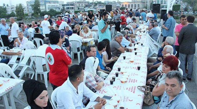 Kızılay’dan Taşköprü’de İftar