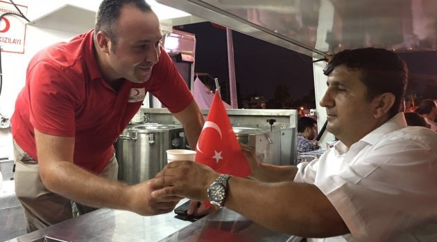 Kızılay milli irade nöbetine devam ediyor