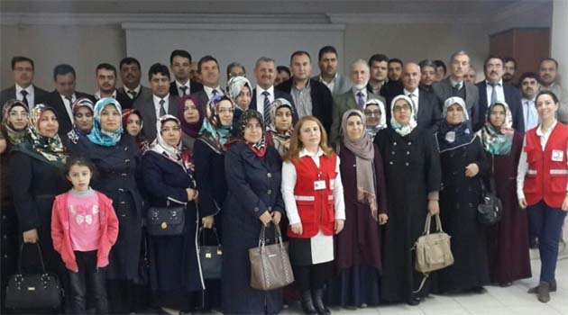 Kızılay, toplum liderlerini eğitiyor