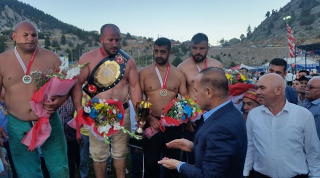 Kızıldağ Karakucak Güreşleri’nde Başpehlivan Sait Bingöl Oldu