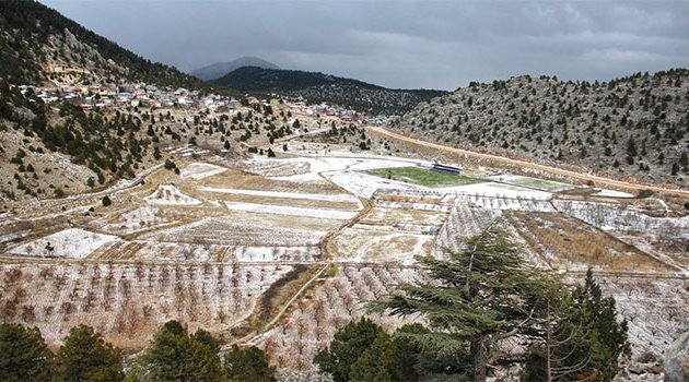 Kızıldağ Yaylası’na Mevsimin İlk Karı Yağdı
