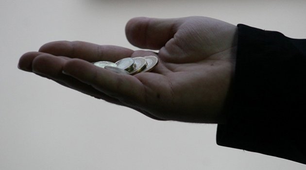 Kızını dilendiren anneye 1000 lira para cezası