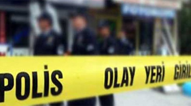 Kızını öldürdü, polise teslim oldu