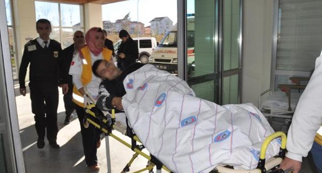 Kızkardeşiyle barışmak istemeyen eniştesini bıçakladı