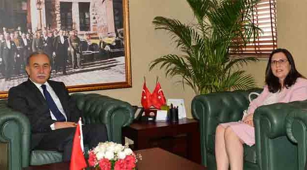 KKTC Mersin Konsolosu İnanıroğlu’ndan Vali Büyük’e ziyaret