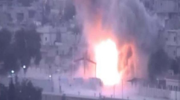 Kobani'deki patlama güvenlik kamerasında